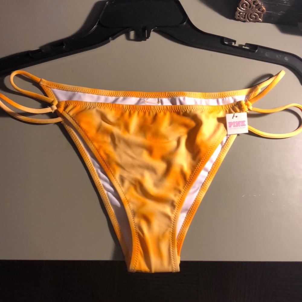 Bikini bottoms